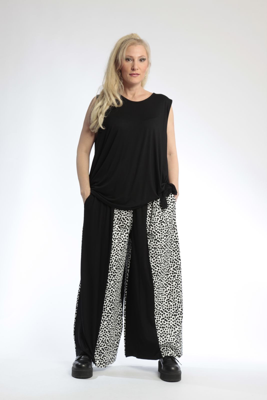  AKH Fashion Hose in gerader Form, aus Baumwolle, 0799.06747, Schwarz-Weiß, Punkte, Schick