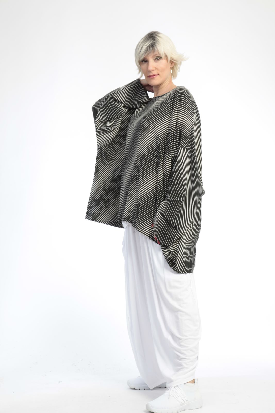  AKH Fashion Bigshirt in gerader Form, aus Viskose, 0811.07601, Schwarz-Wollweiß, Streifen
