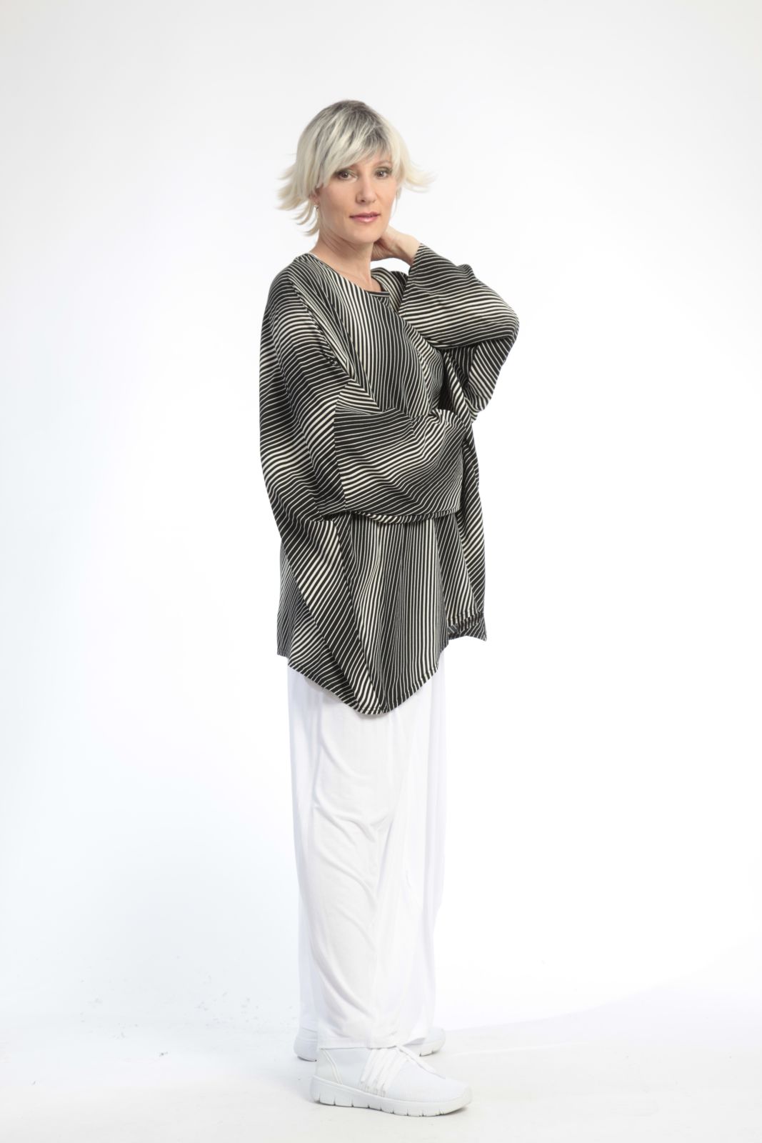  AKH Fashion Bigshirt in gerader Form, aus Viskose, 0811.07601, Schwarz-Wollweiß, Streifen