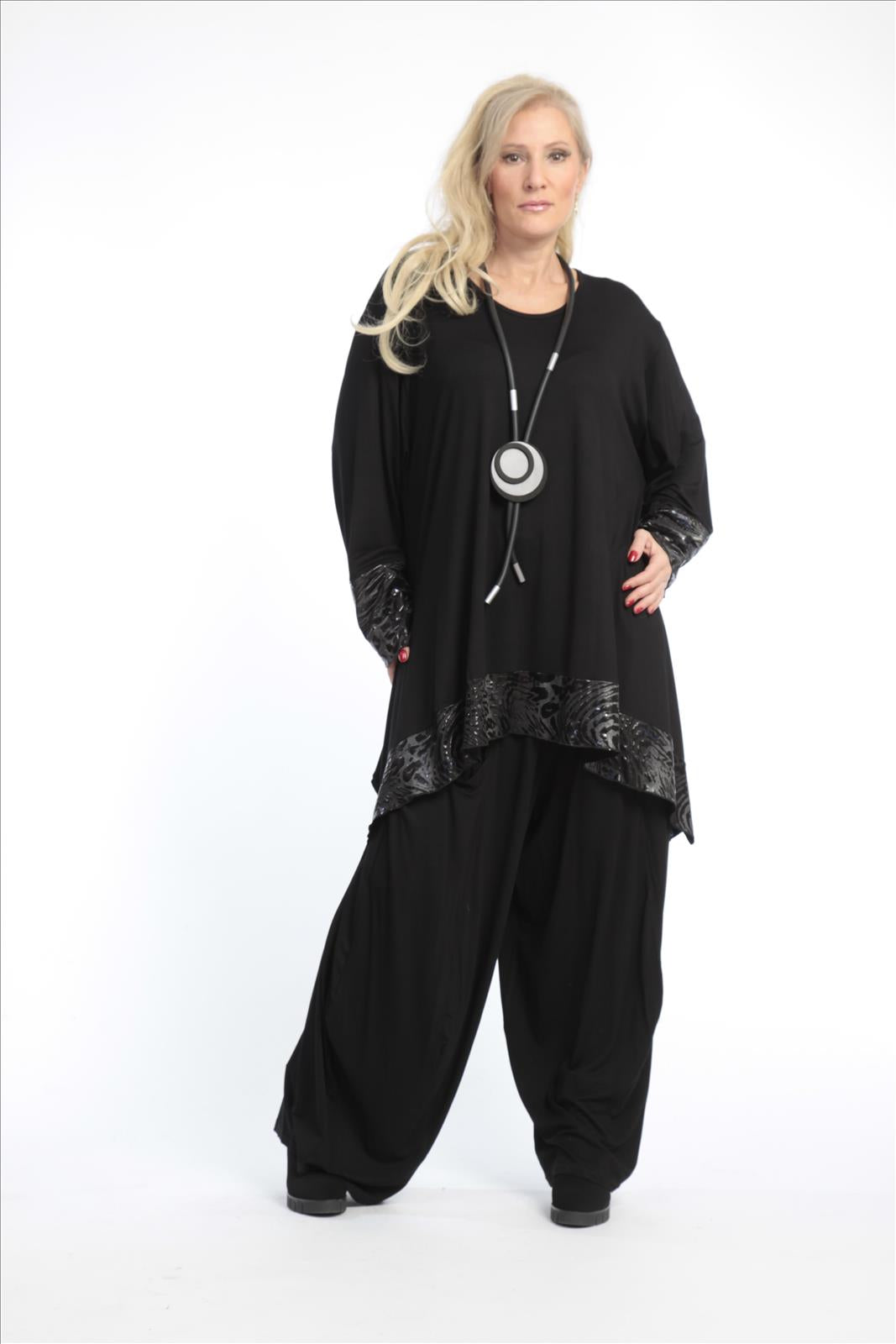  Stylisches Damen A-Form Shirt in Schwarz mit Leopardenmuster für Komfort und Eleganz in großen Größen