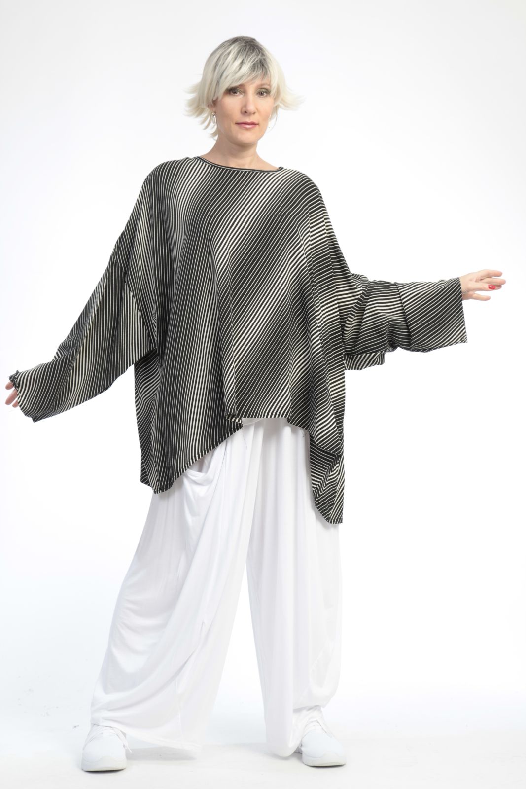  AKH Fashion Bigshirt in gerader Form, aus Viskose, 0811.07601, Schwarz-Wollweiß, Streifen