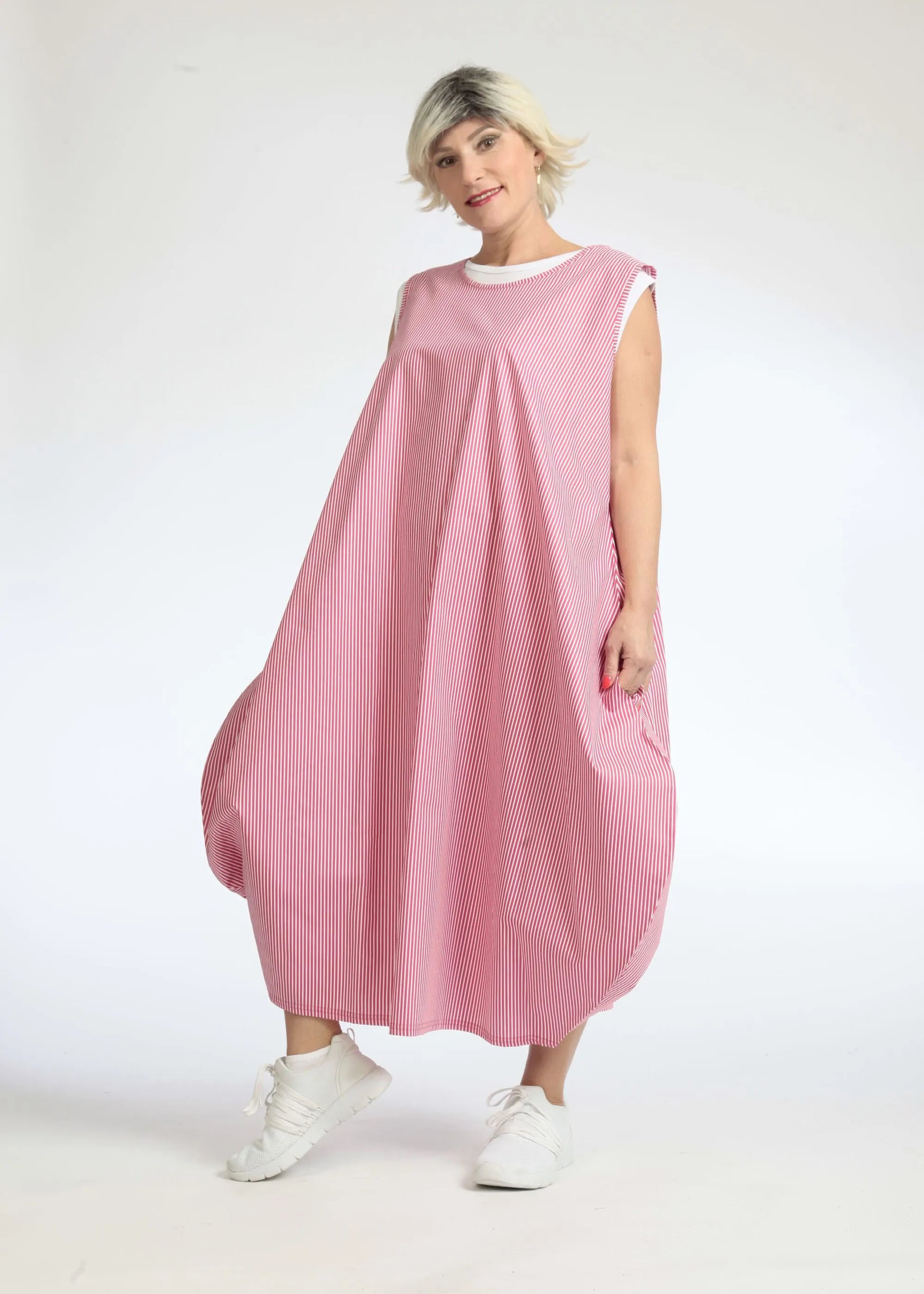  Luftiges Ballonkleid in pink-weiß gestreift mit praktischen Taschen und lässigem Chic für Plus Size