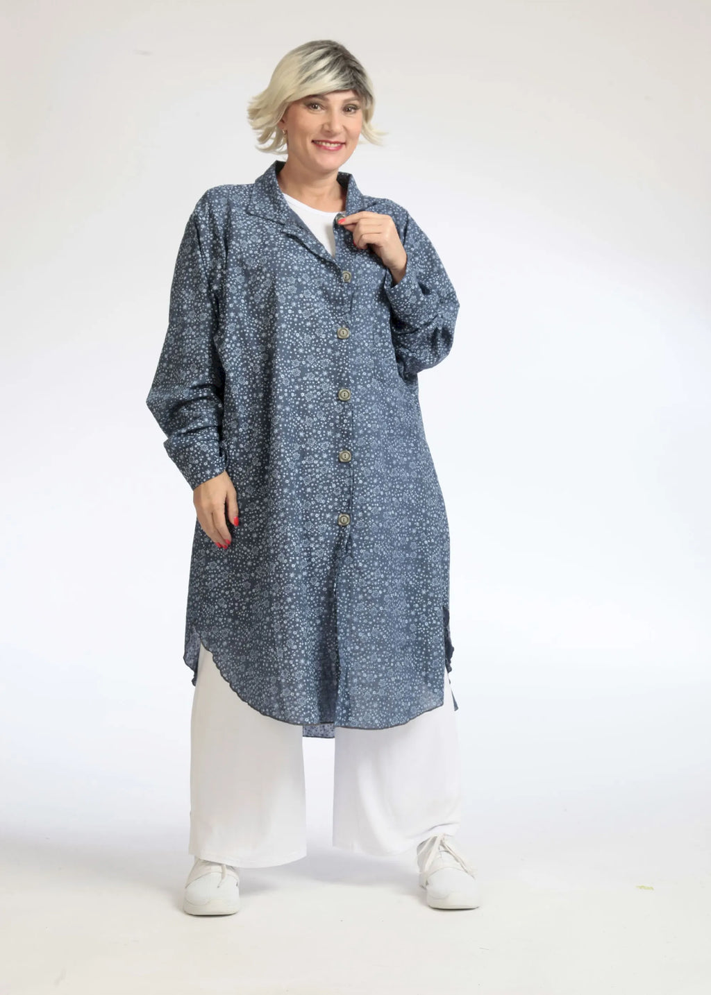  AKH Fashion Bluse in gerundeter Form, aus Baumwolle, 1088.06676, Jeansblau, Blumen