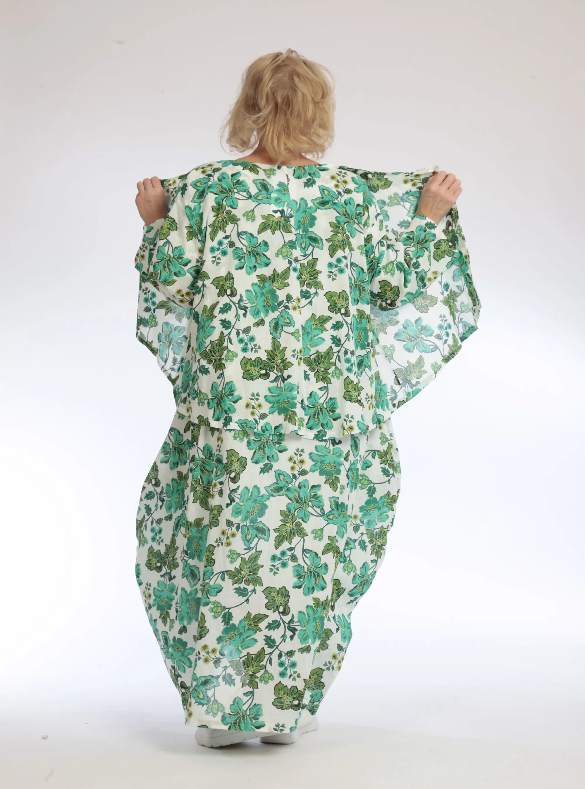  AKH Fashion Jacke in Vokuhila-Form, aus Baumwolle, 1097.00130, Grün, Blumen, Schick