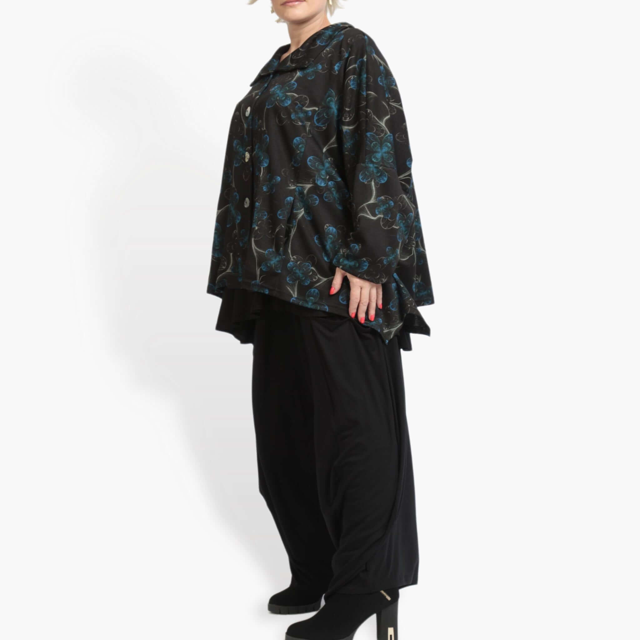  A-Form Jacke von AKH Fashion aus Viskose, 0907.02222, Schwarz-Petrol, Blumen, Schick