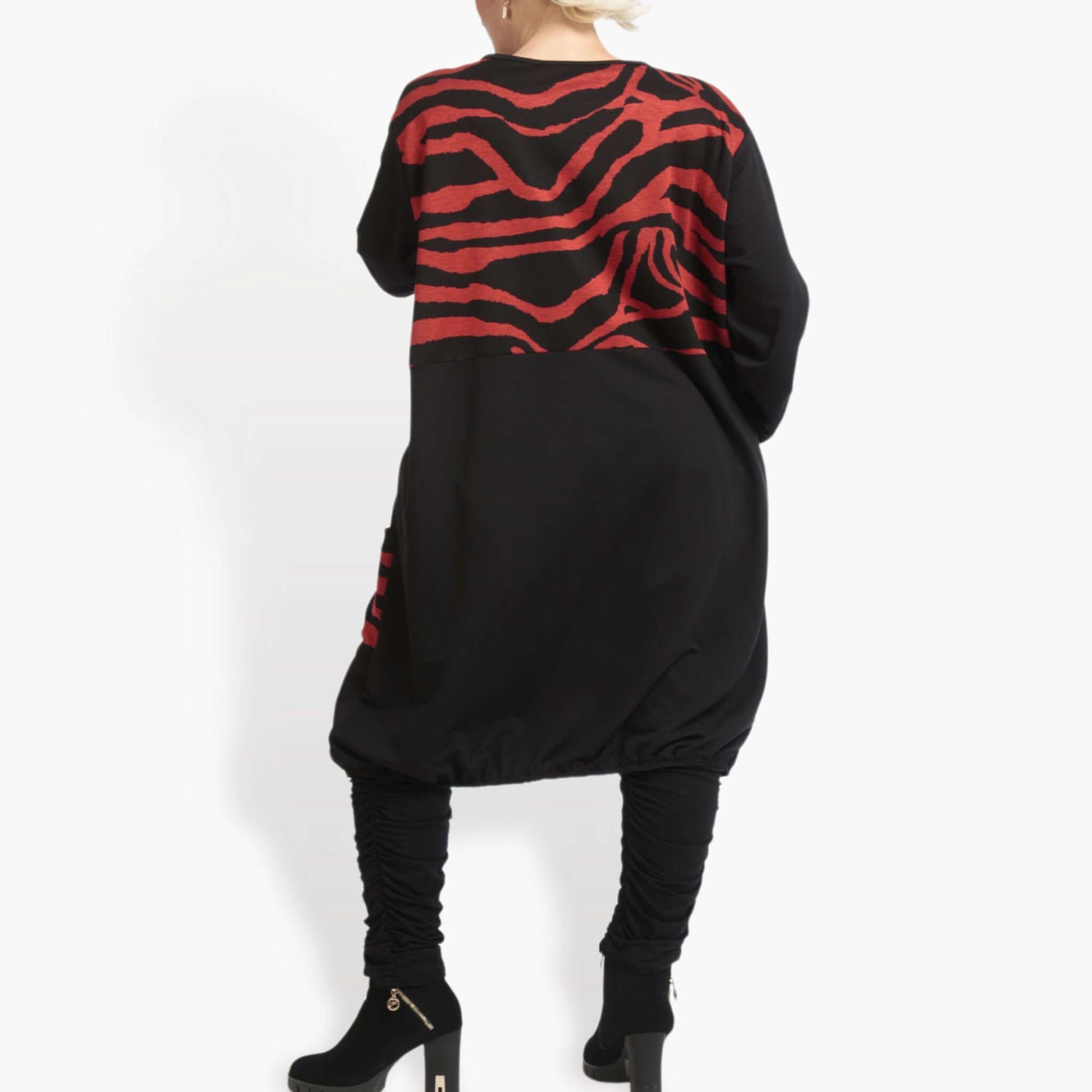  Ballonkleid mit Zebra-Muster in Schwarz-Rot für Lagenlook und Oversize Style mit Taschen