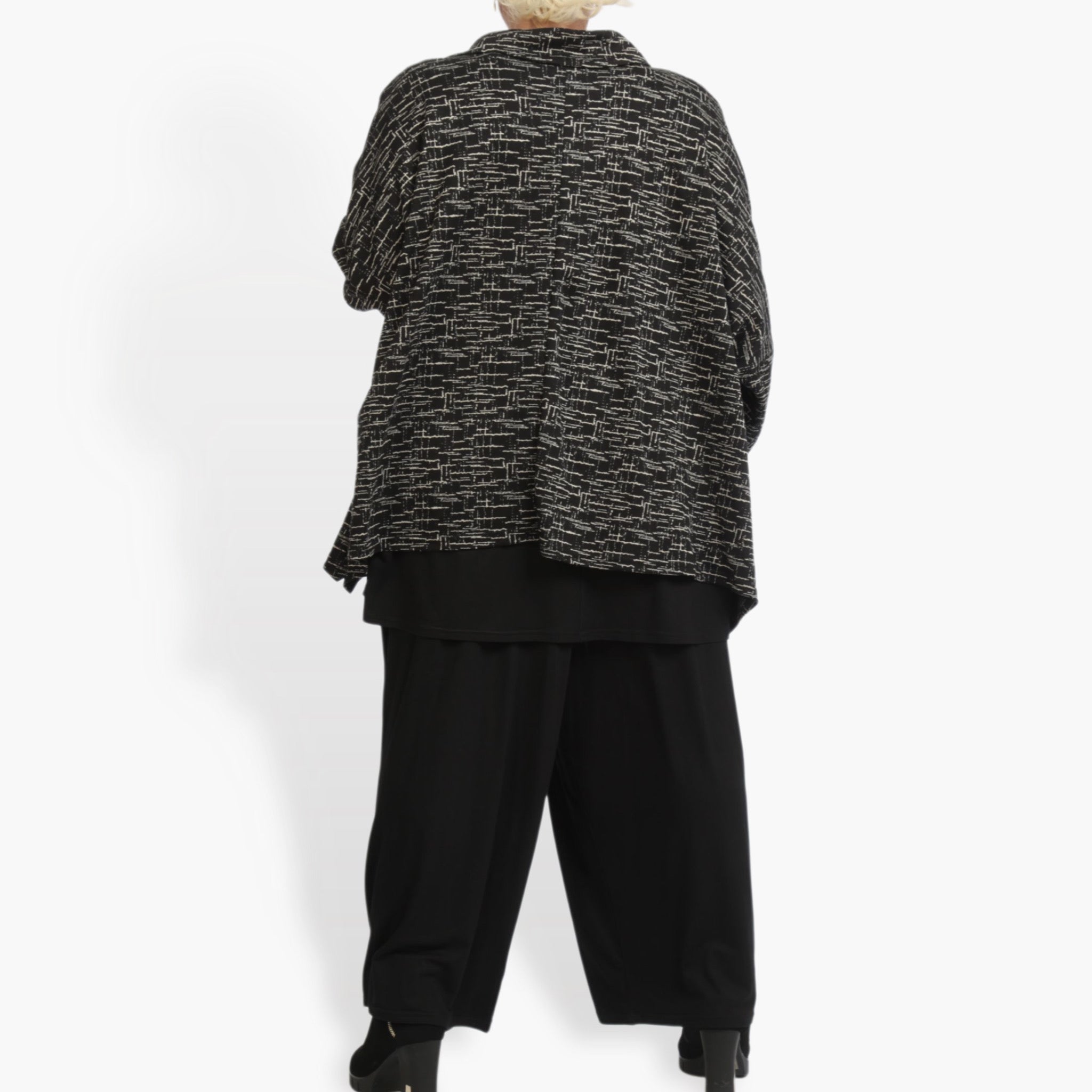  A-Form Jacke von AKH Fashion aus Materialmix, 0926.02222, Schwarz-Ekru, Grafik, Schick