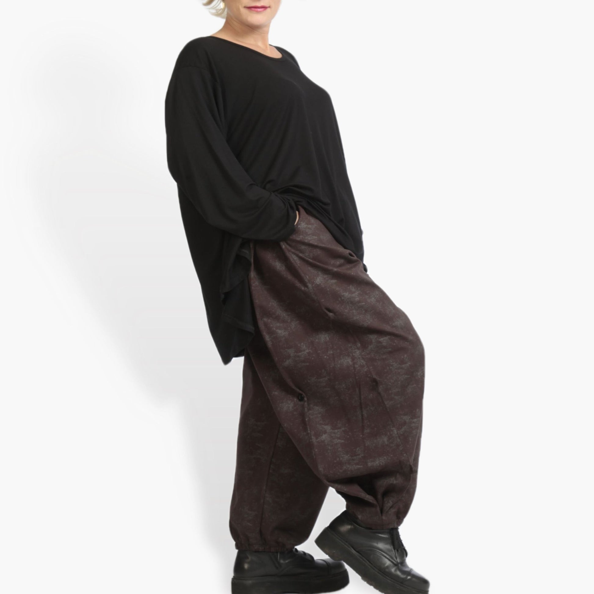  Stylische Oversize Damen Hose in elegantem Braun, bequemer Romanit Jersey für optimalen Komfort